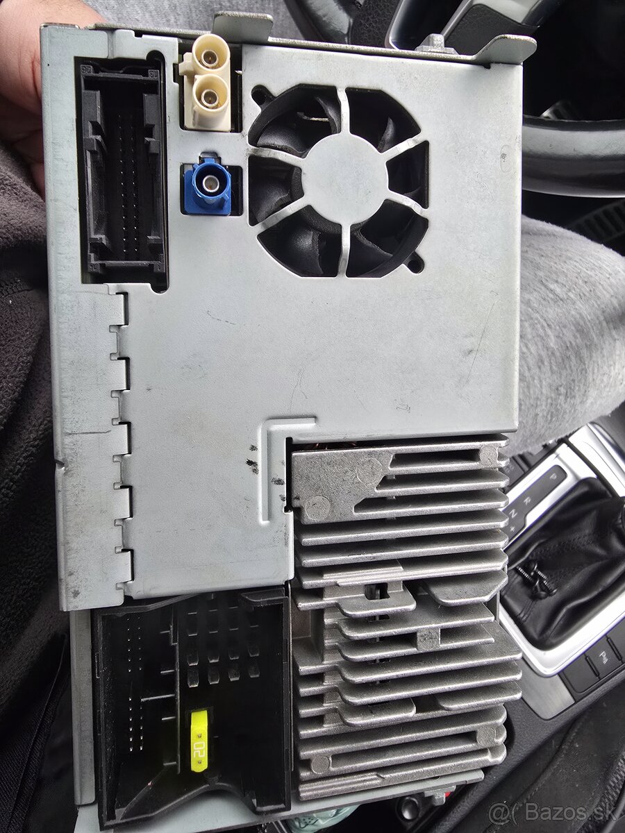 Ponúkam na predaj navigáciu RNS510 - 13