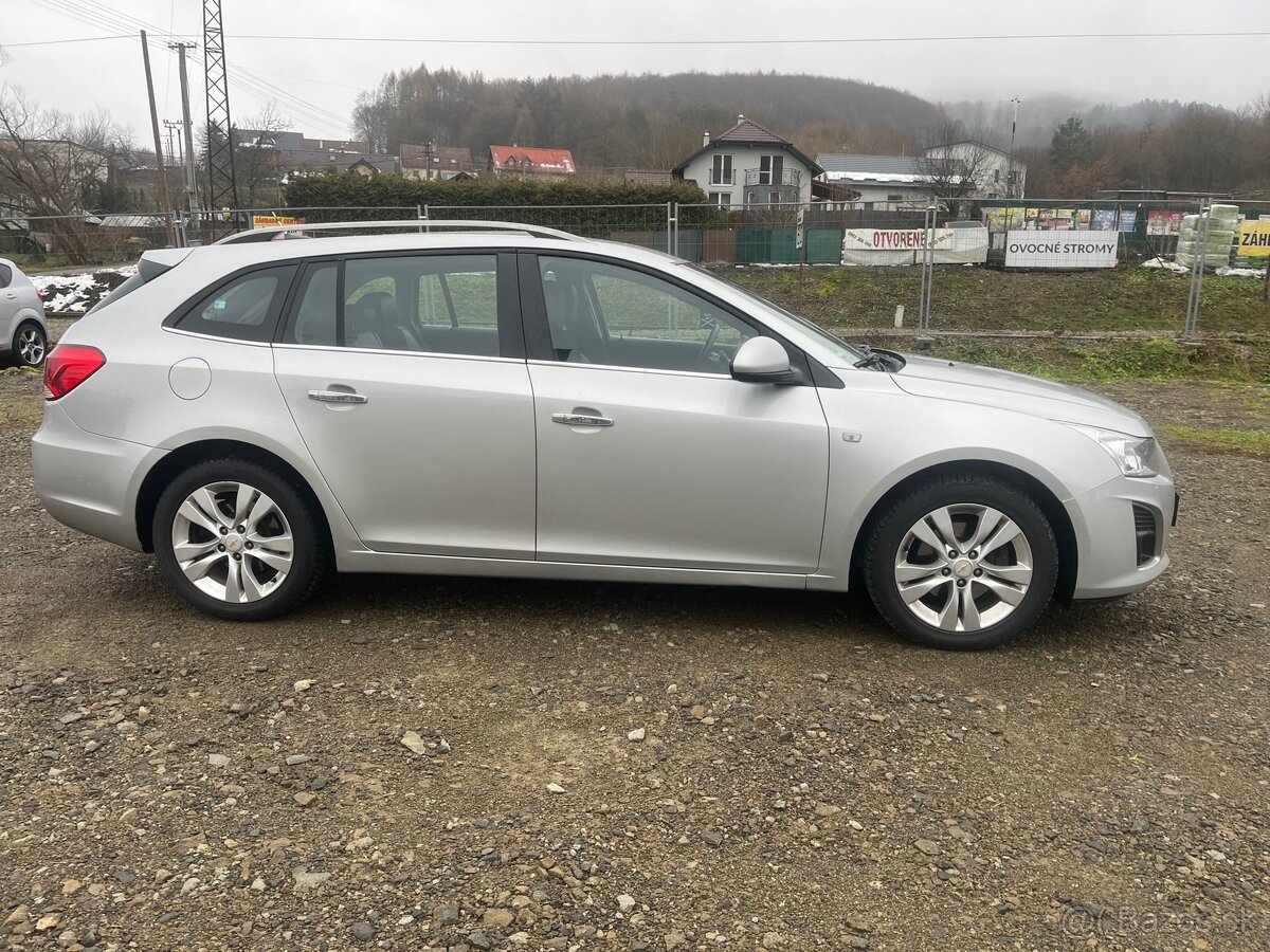 Chevrolet Cruz ST 2.0 diesel 120kw A/T prevodovka 195 000 km - 13