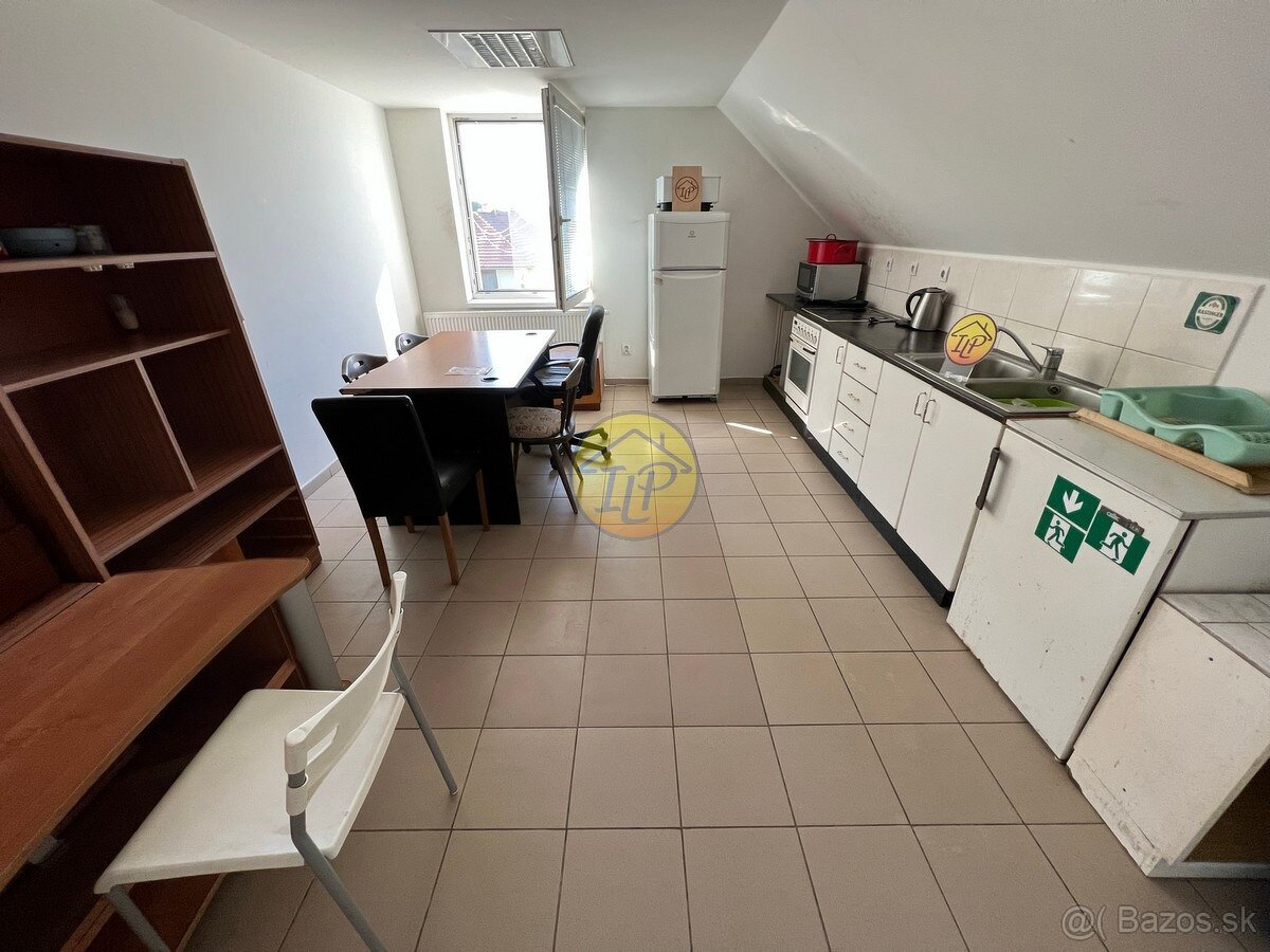 Rodinný dom / vila s veľkým pozemkom na predaj - Dunakiliti - 13