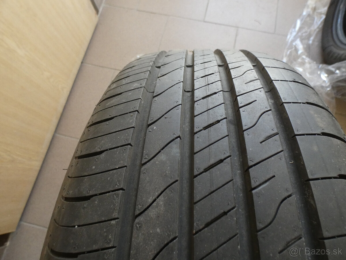 Predám pneumatiky goodyear efficientgrip performance - 13