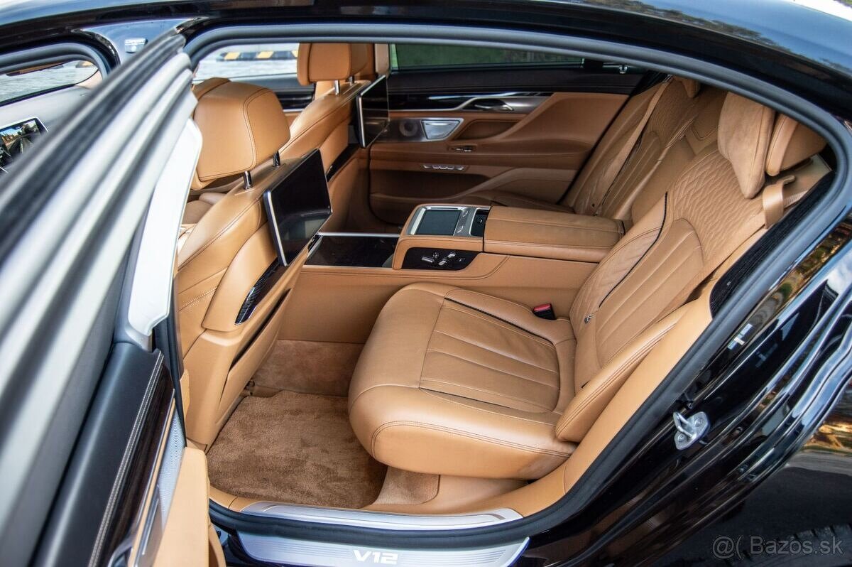 BMW M760Li V12 xDrive 448kw - 13