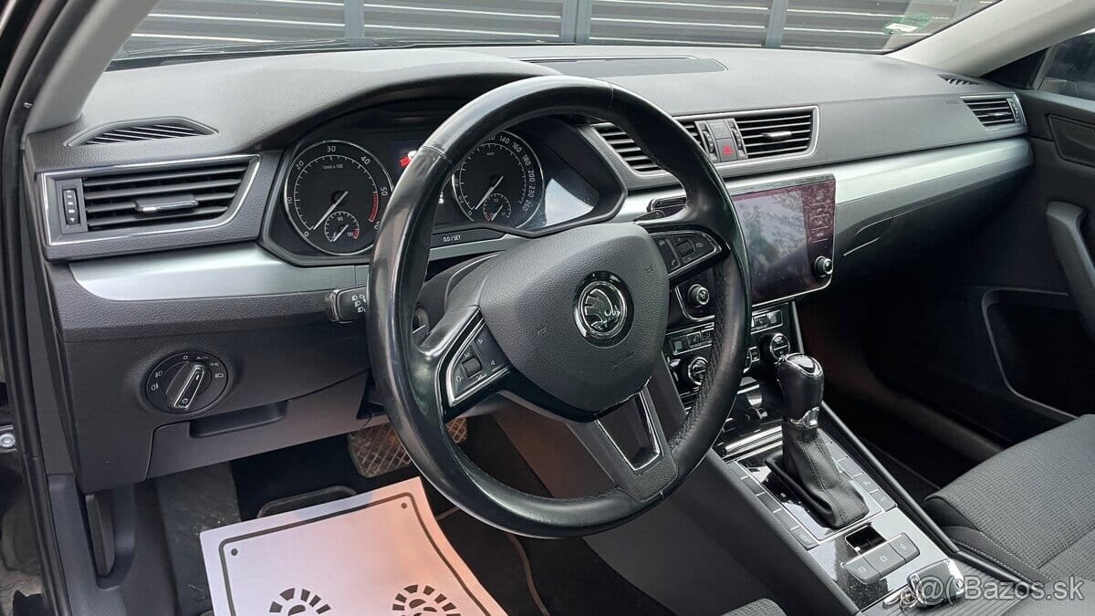 ŠKODA SUPERB COMBI 2.0 TDI DSG - 13