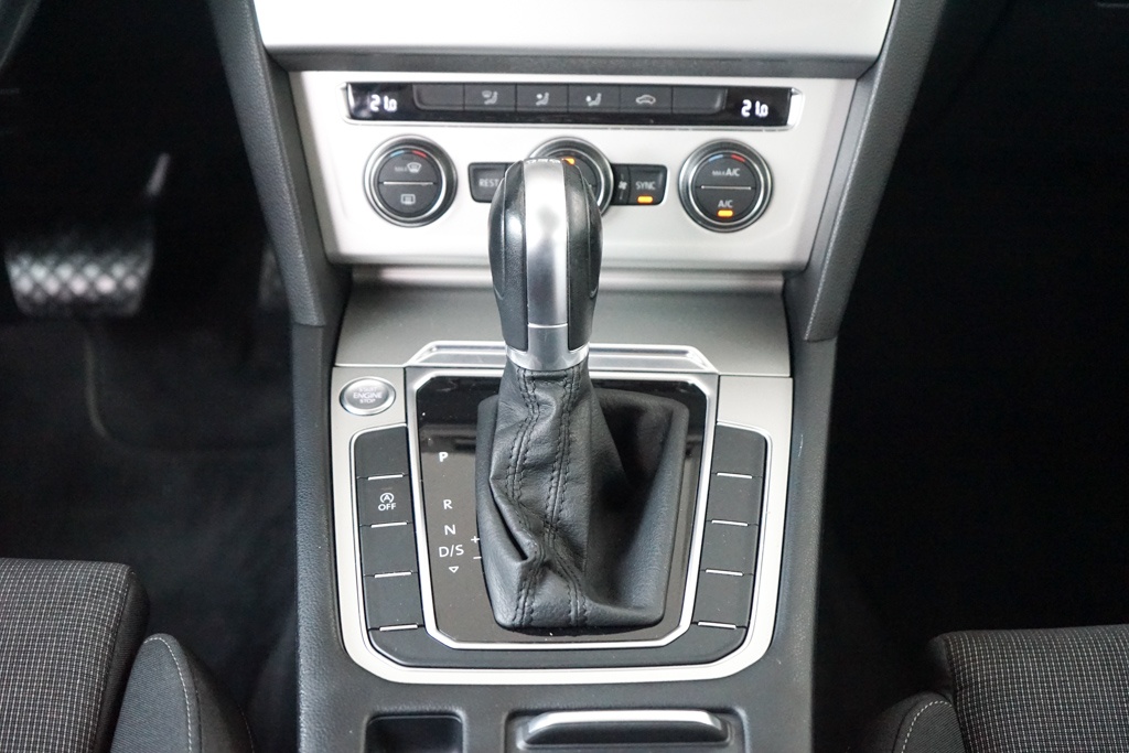 420- Volkswagen, Passat Variant, 2015, nafta, 2.0 TDI,110kw - 13