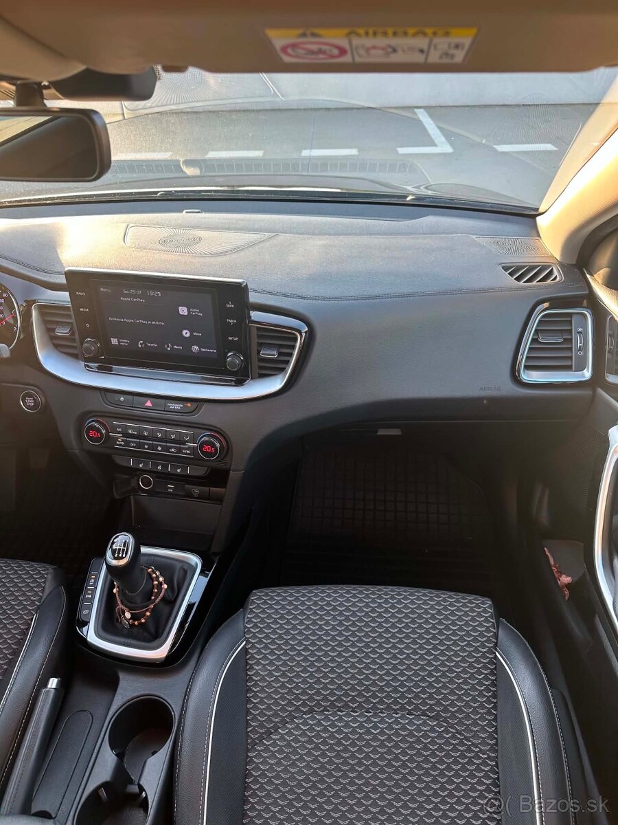 KIA Ceed SW 1.5. T-GDi gold+ - 13
