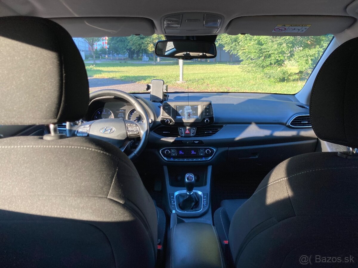 Hyundai i30 1.6CRDi - 13