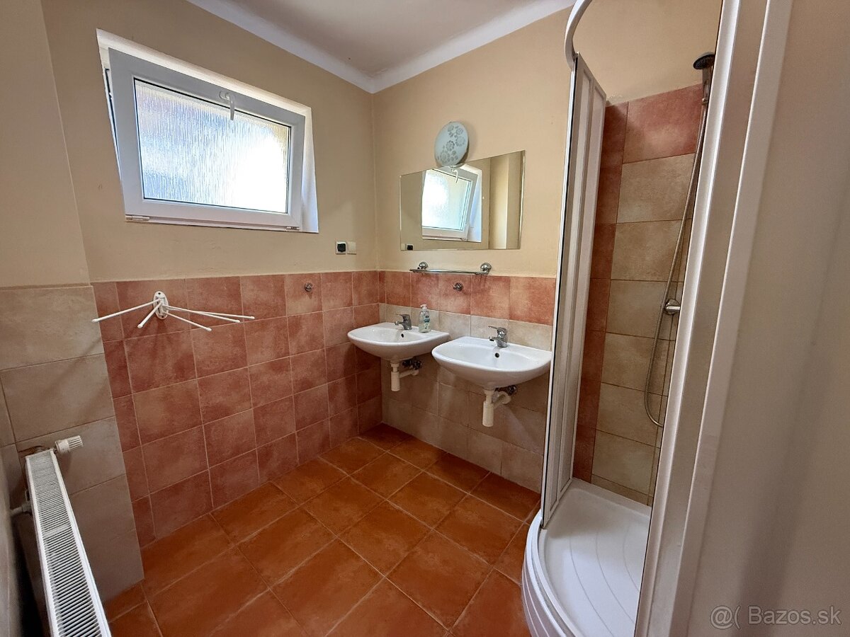 VYZÁLOHOVANÉ PREDAJ - RODINNÝ DOM - ZLATÉ MORAVCE - 13
