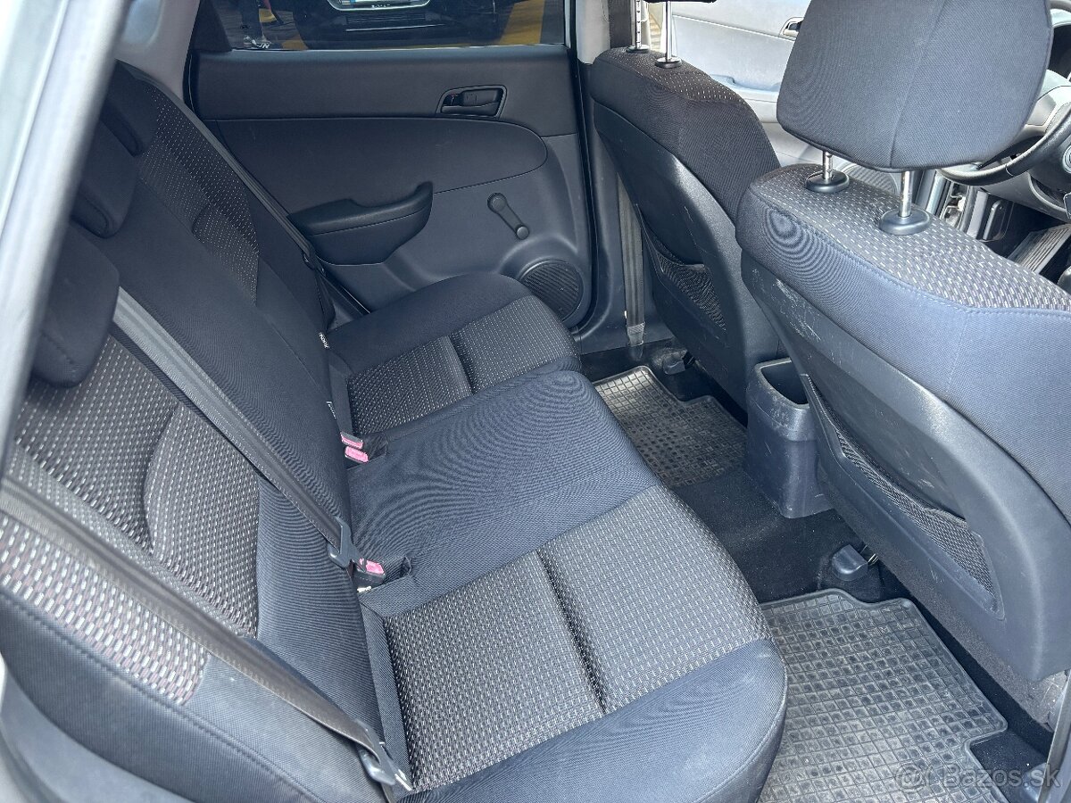 Hyundai i30,1.4 cvvt,M5 - 13