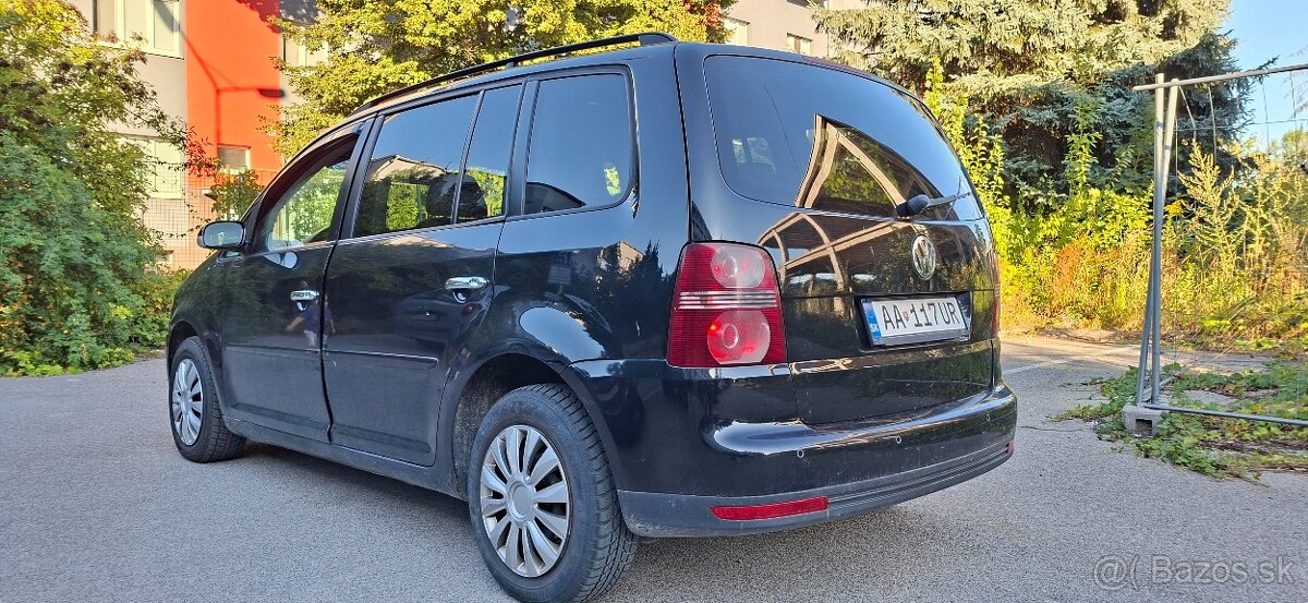 Volkswagen Touran - 13