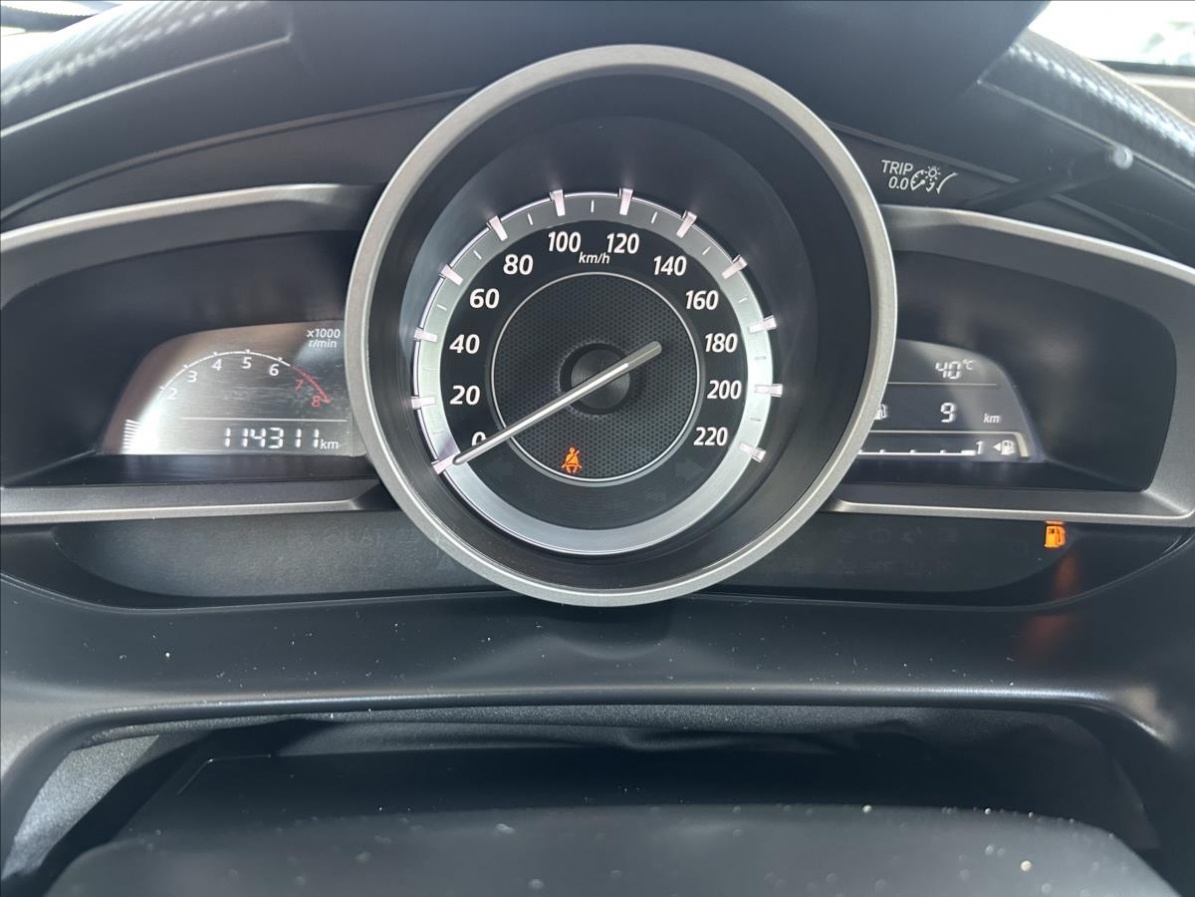 Prodám Mazda 2 1.5 66kW 2016 114311km - 13