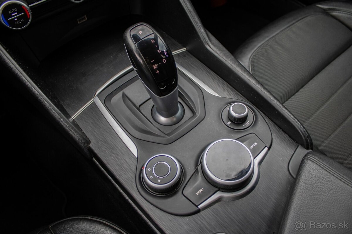 Alfa Romeo Giulia 2.2 JTD AT/8 - 13