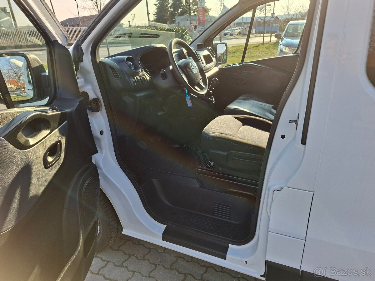 Opel Vivaro 1.6 dCi L2H1 6 miest - - 13