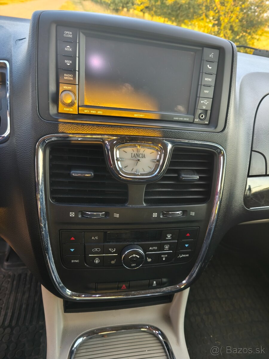 Lancia Voyager 2.8 crdi - 13