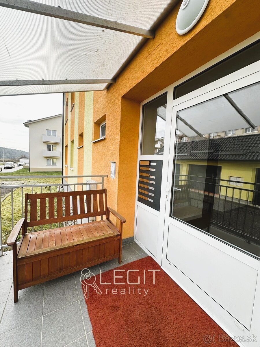 Veľkometrážny 3 izbový byt s balkónom - 13