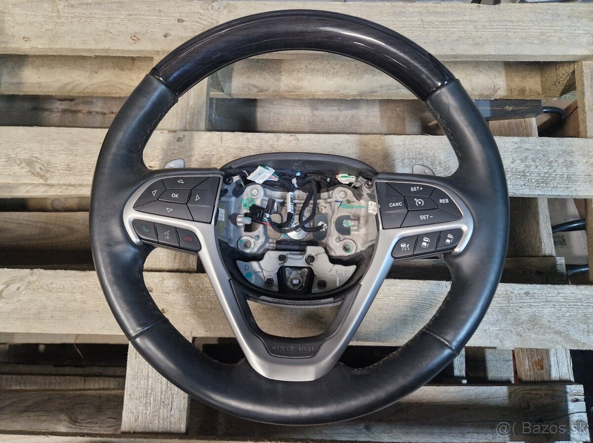 Diely interiéru Jeep Grand Cherokee WK2 2017 Summit - 13