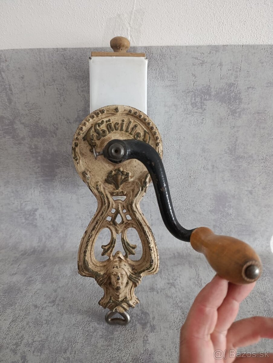 Velmi starý krásný zdobený mlýnek na strouhanku JUGENDSTIL - 13