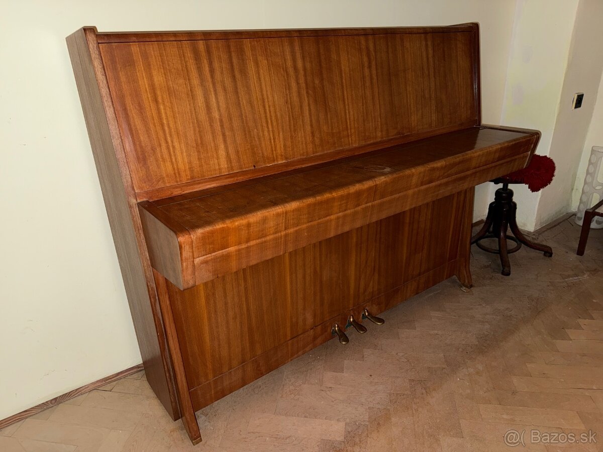 Pianino PETROF P114 Klasik - 13