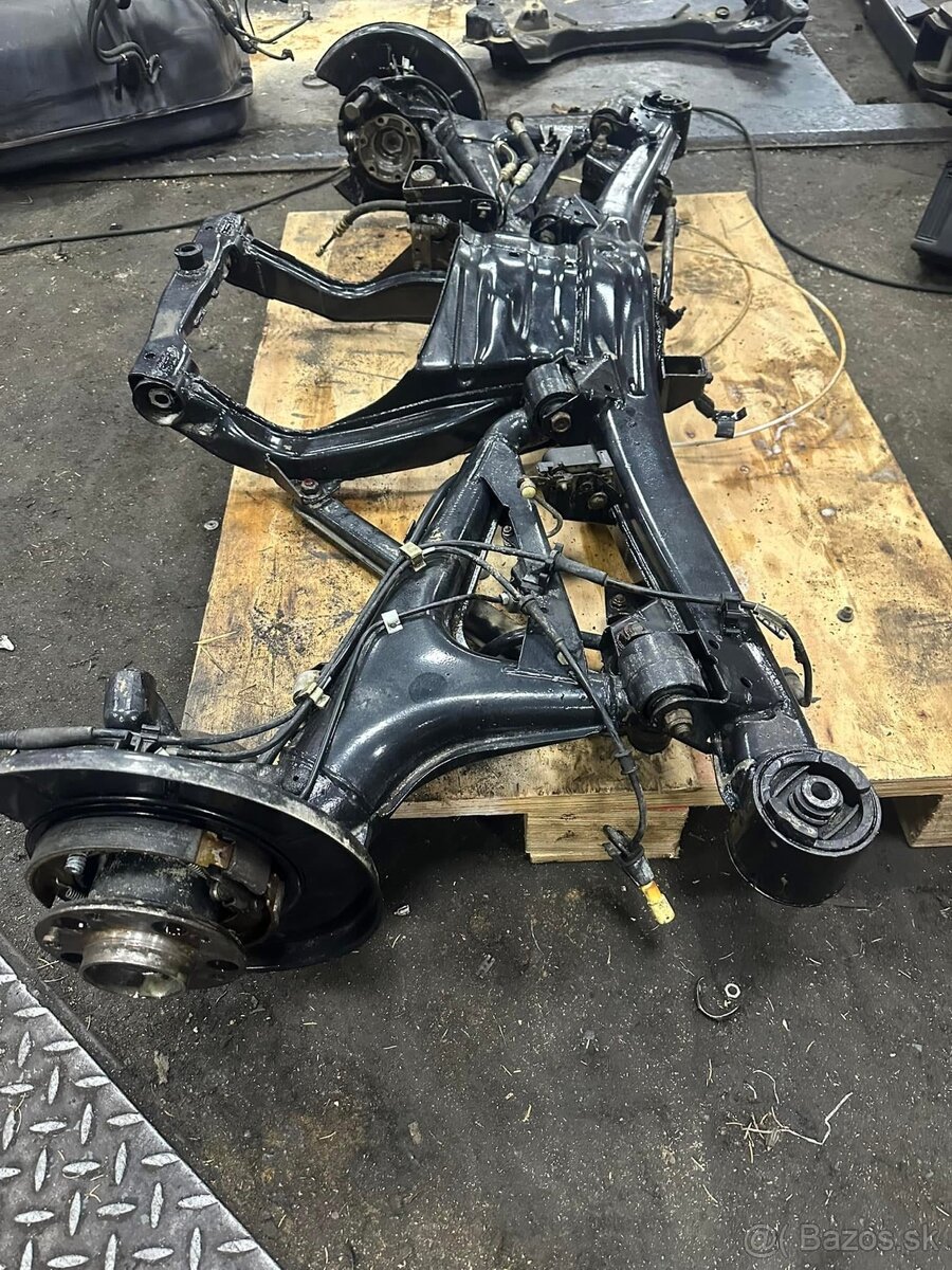 Rozpredam bmw e32 750iL - 13