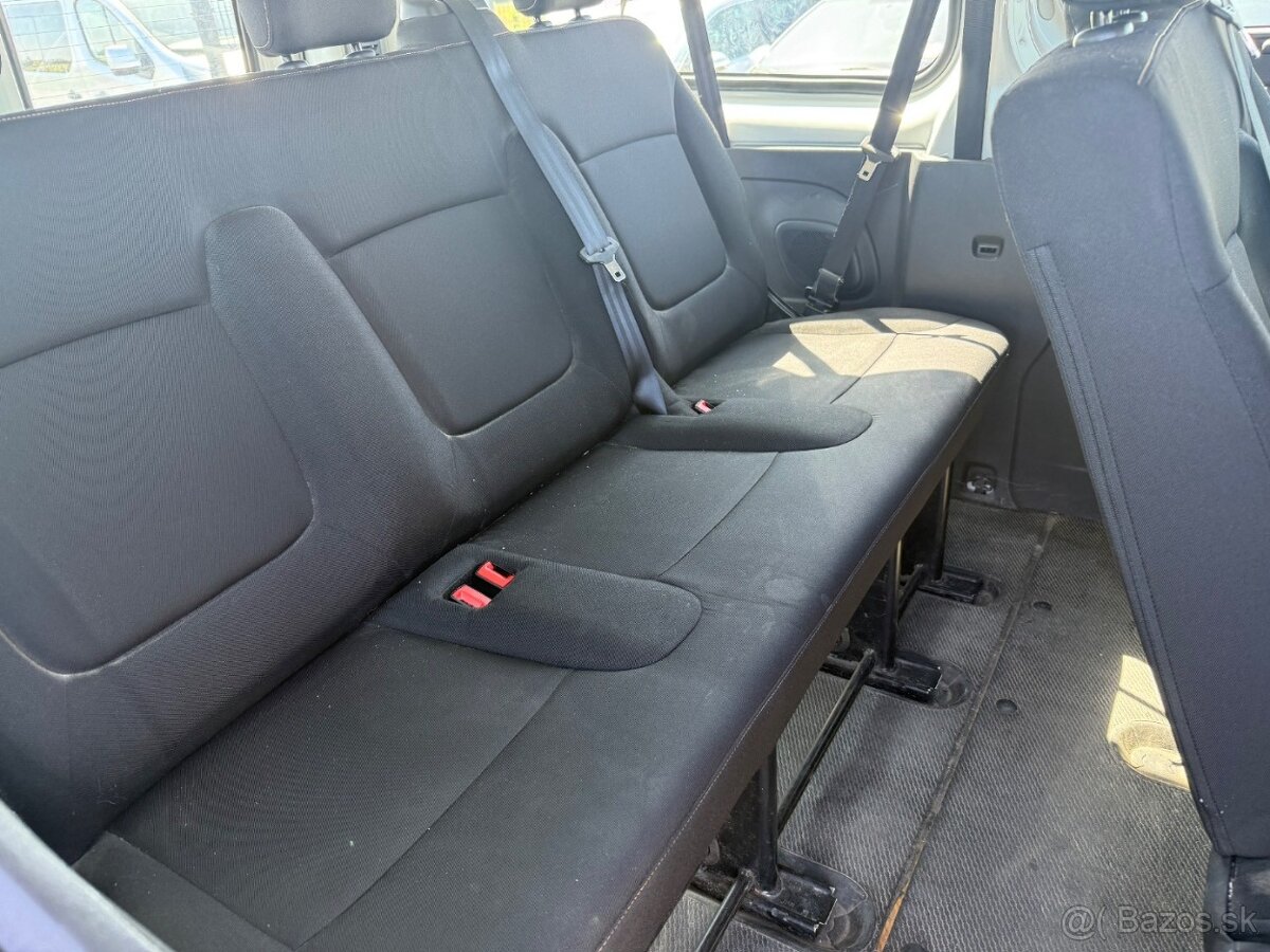 Renault Trafic 9-miestne - 13