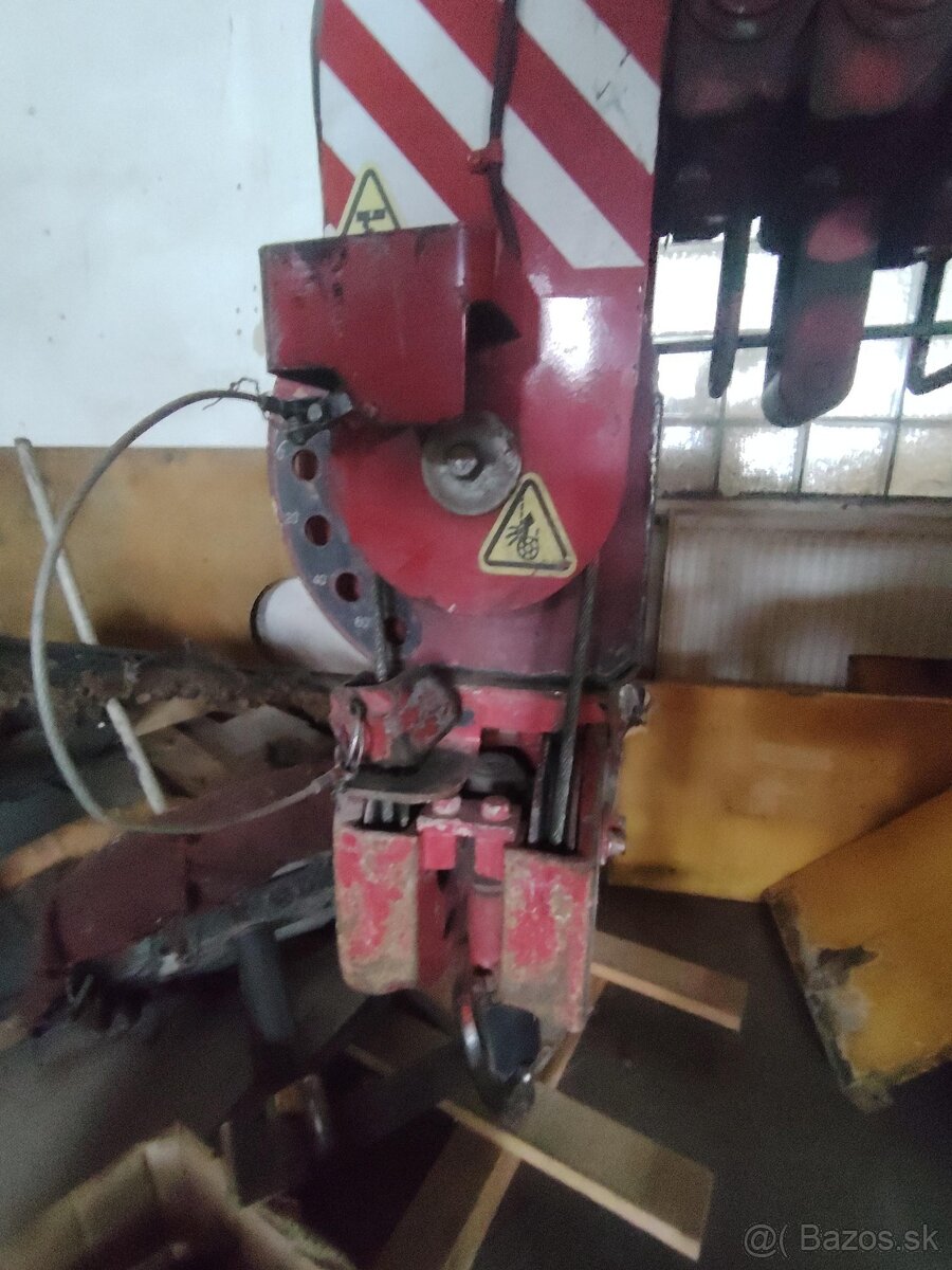 Pasový mini jeřáb UNIC UR 095 CR - 13