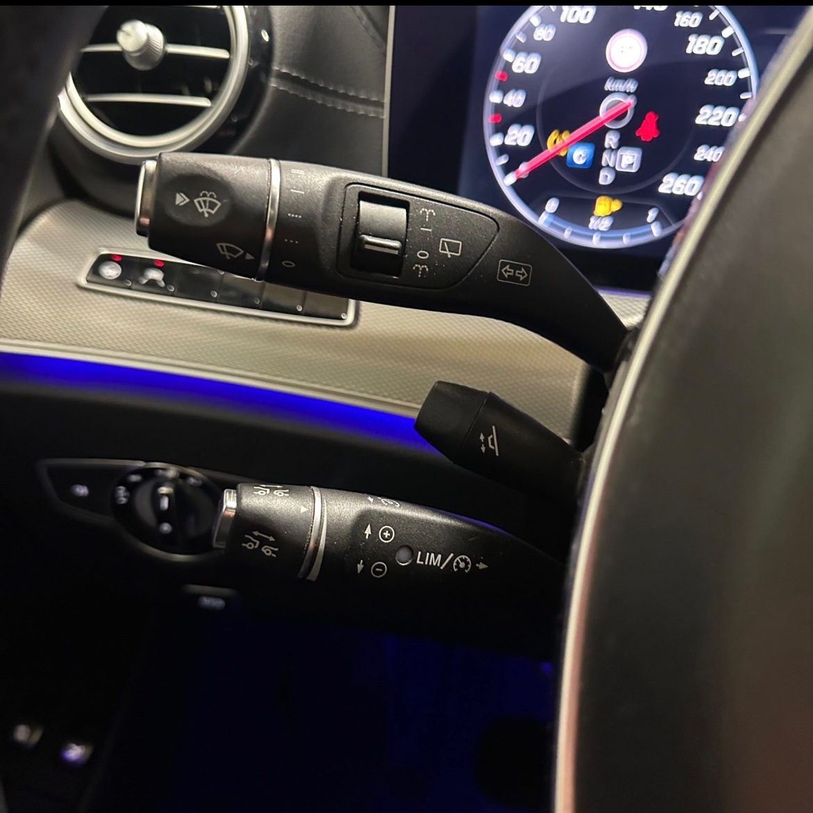 Mercedes Benz E class 220d AMG Line 4MATIC - 13