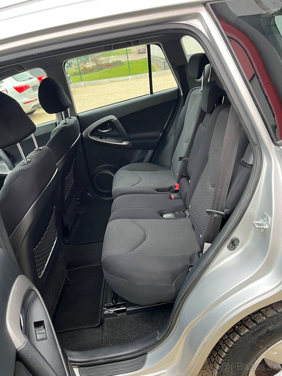 Toyota Rav4 2.2 D-4D 4x4 = Uzávierk, Bez korozie, = - 13