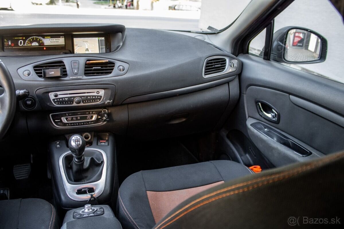 Renault Mégane Scénic 3 96kW MT/6 2011 - 13