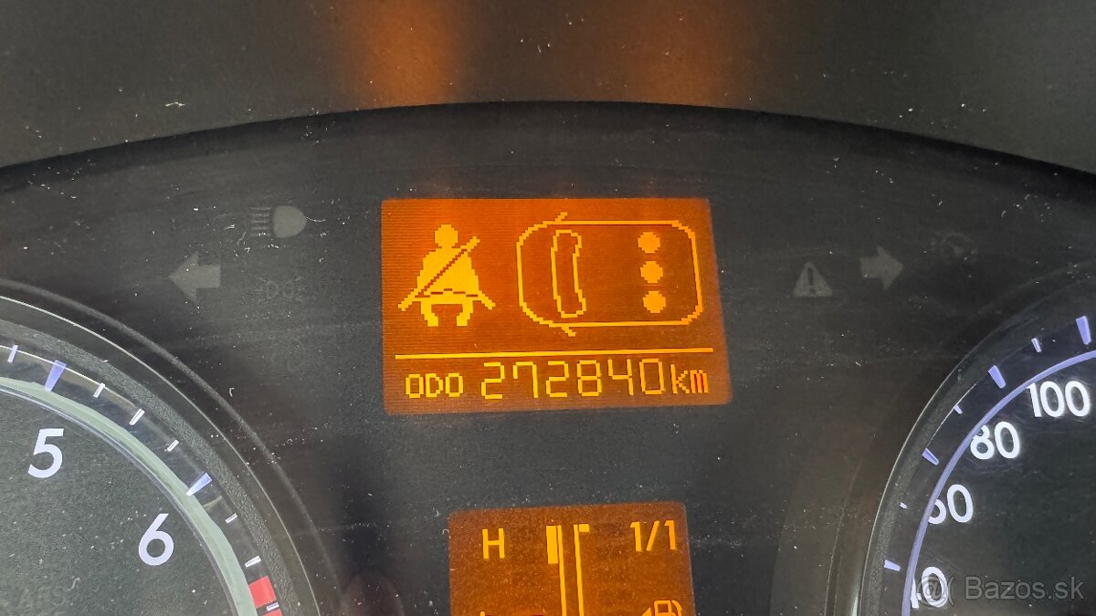 Toyota Avensis 1.8 Benzín 2013 - 13