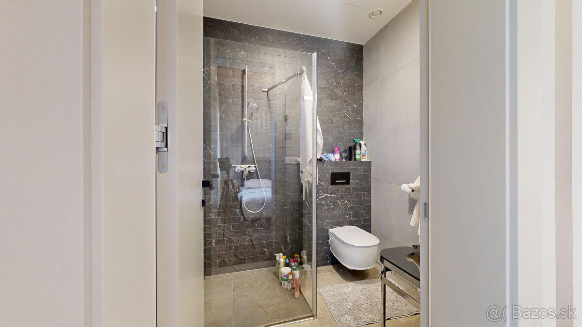 Luxusný rodinný dom pri golfovom rezorte Penati - 13