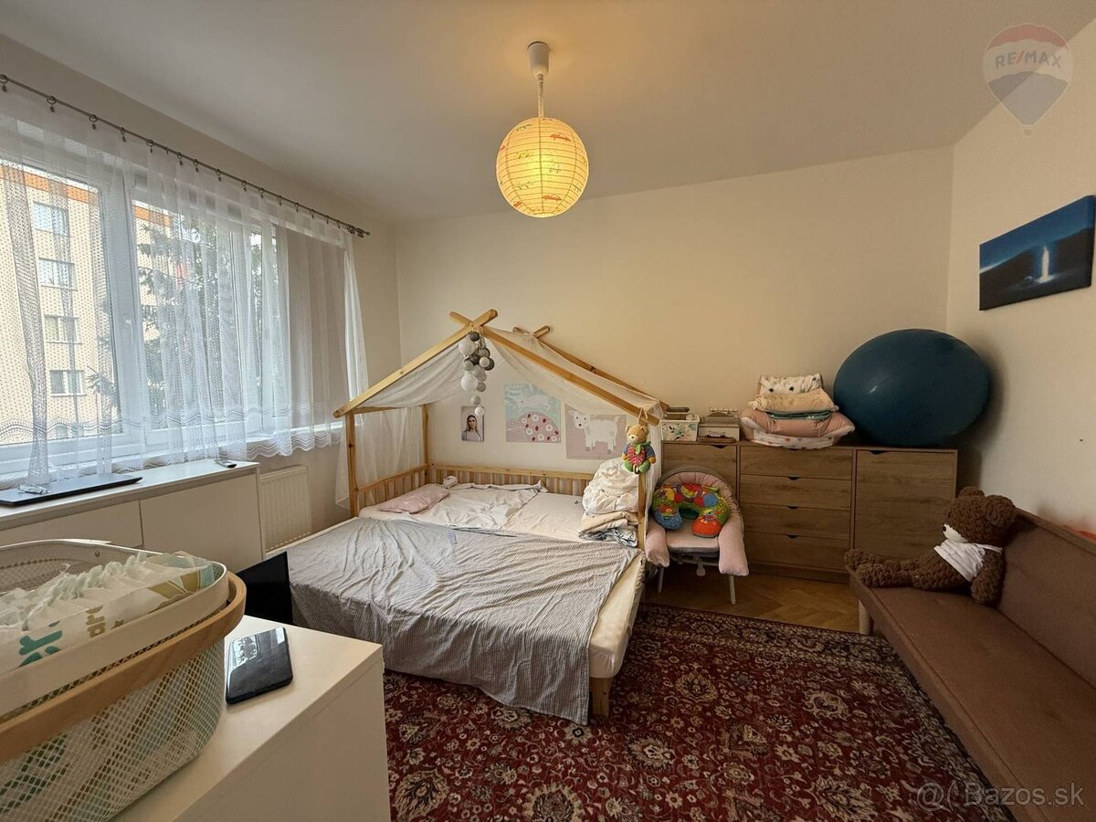 NA PREDAJ 2.izb.byt v Martine - M.R.Štefánika - 13