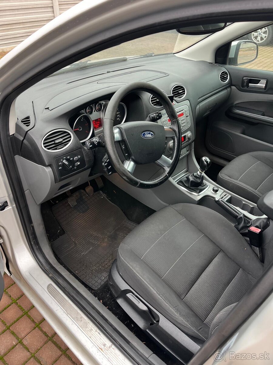 Predám Ford Focus 2.0 TDCI Combi - 13