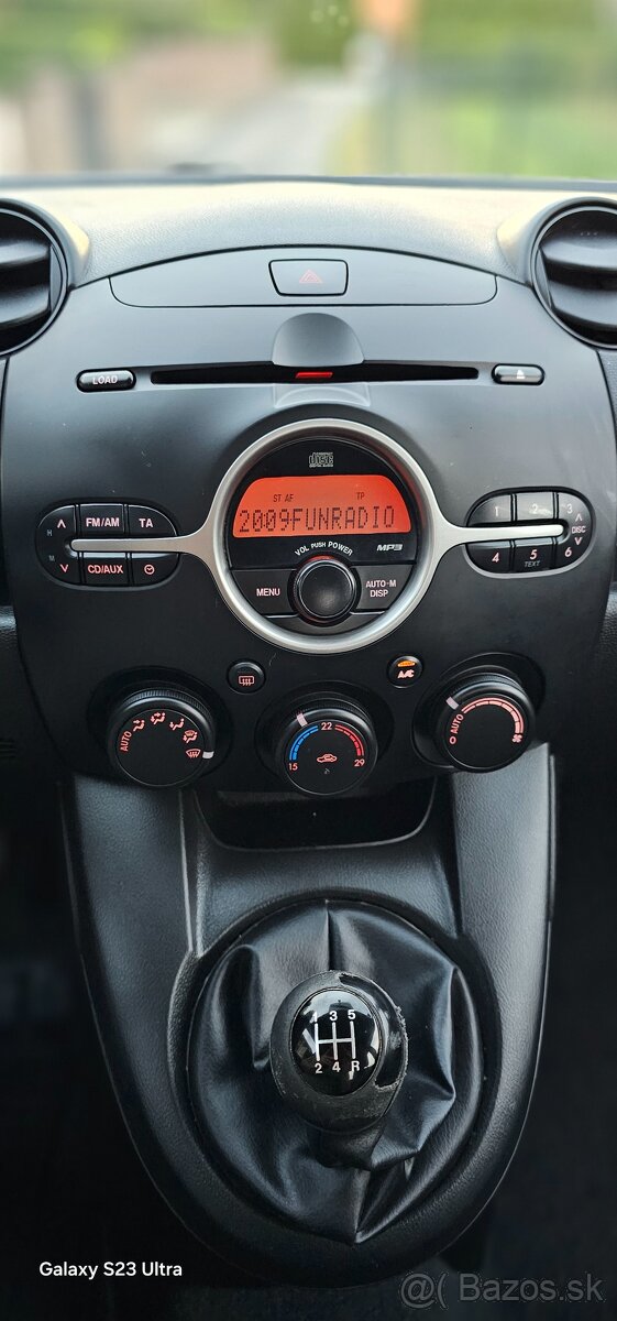 Mazda 2 1.3i TE - 13