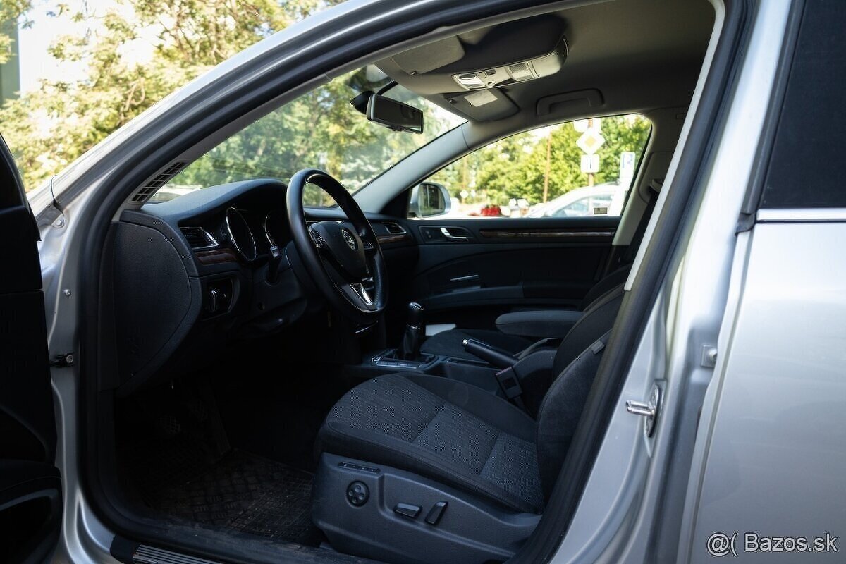 Škoda Superb Combi 2.0 TDI CR Elegance - 13