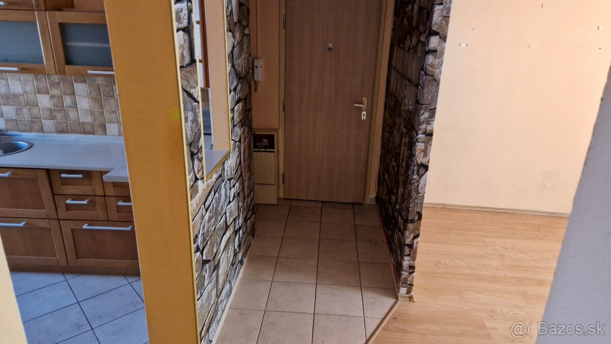 Vráble, Lúky, 3i byt, 74 m2, loggia, rekonštrukcia - 13