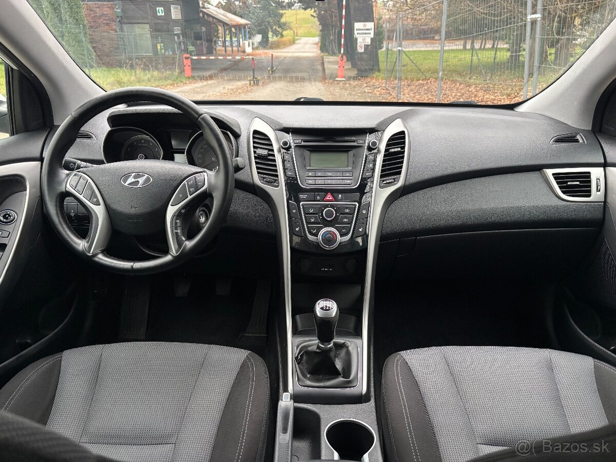 2014 Hyundai I30 1.6 MPI, 100 000 km, NOVÁ STK, 1.Majiteľ - 13
