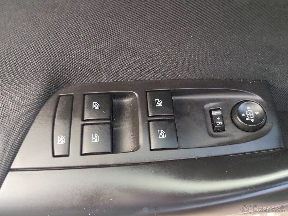 Opel Astra ST 1.6 CDTI 110k Innovation - možný leasing, úver - 13