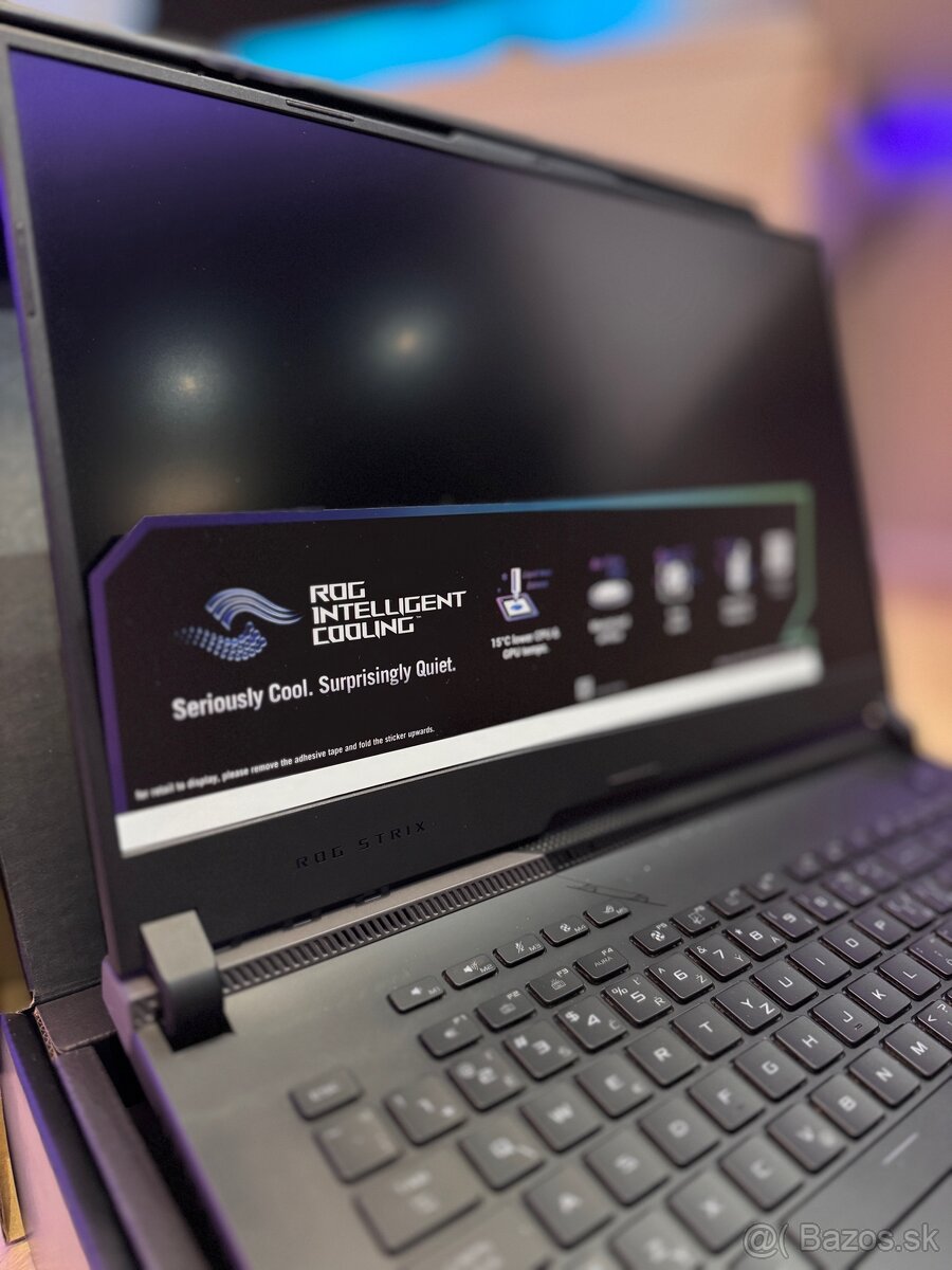 ASUS ROG Strix SCAR 17 notebook - 13