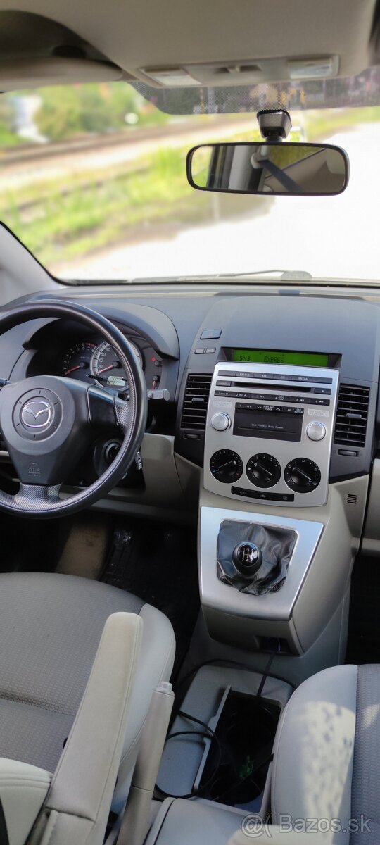 Mazda 5 - 13