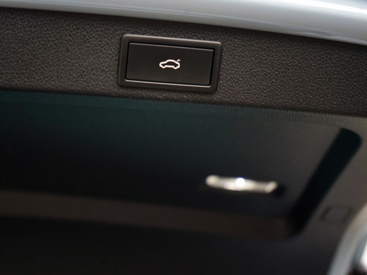 Škoda Superb Combi 2.0 TDI SCR L&K DSG - 13