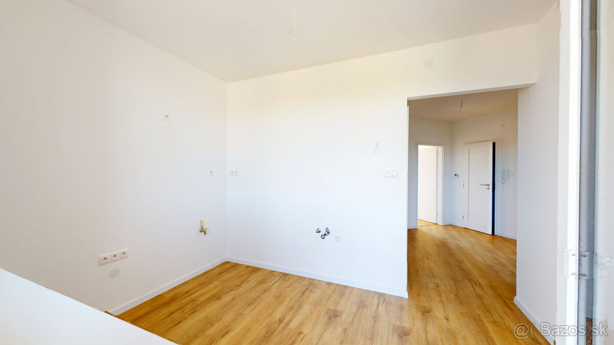 POSLEDNÝ 2-izbový byt s priestrannou loggiou v projekte Poli - 13