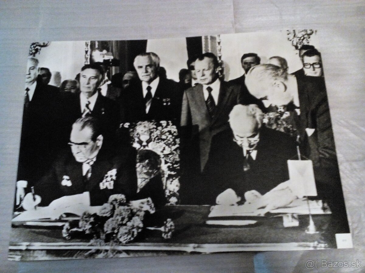 staré foto z čias socializmu / transparent - 13