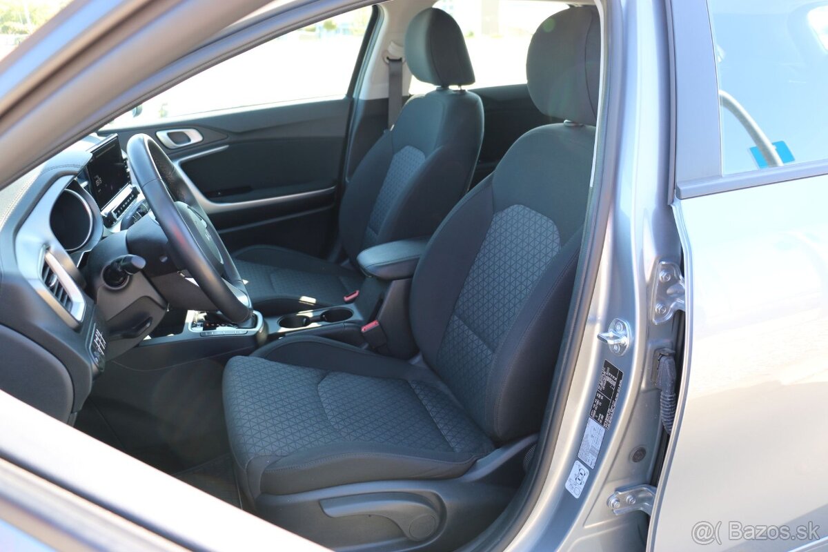 Kia Ceed SW 1.5 T-GDi Silver A/T - 13