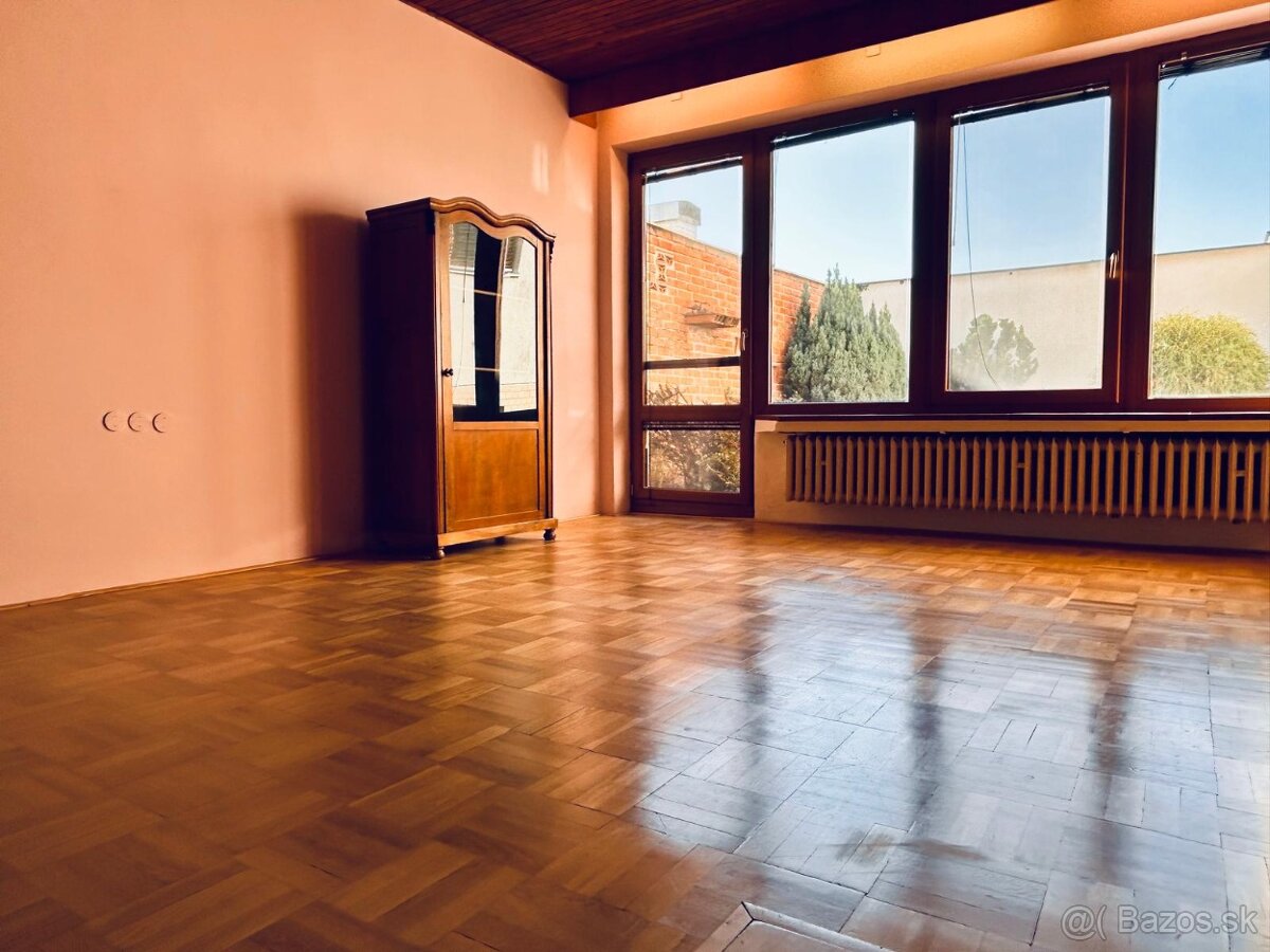 Zobor - 4 izbový rodinný dom - 13