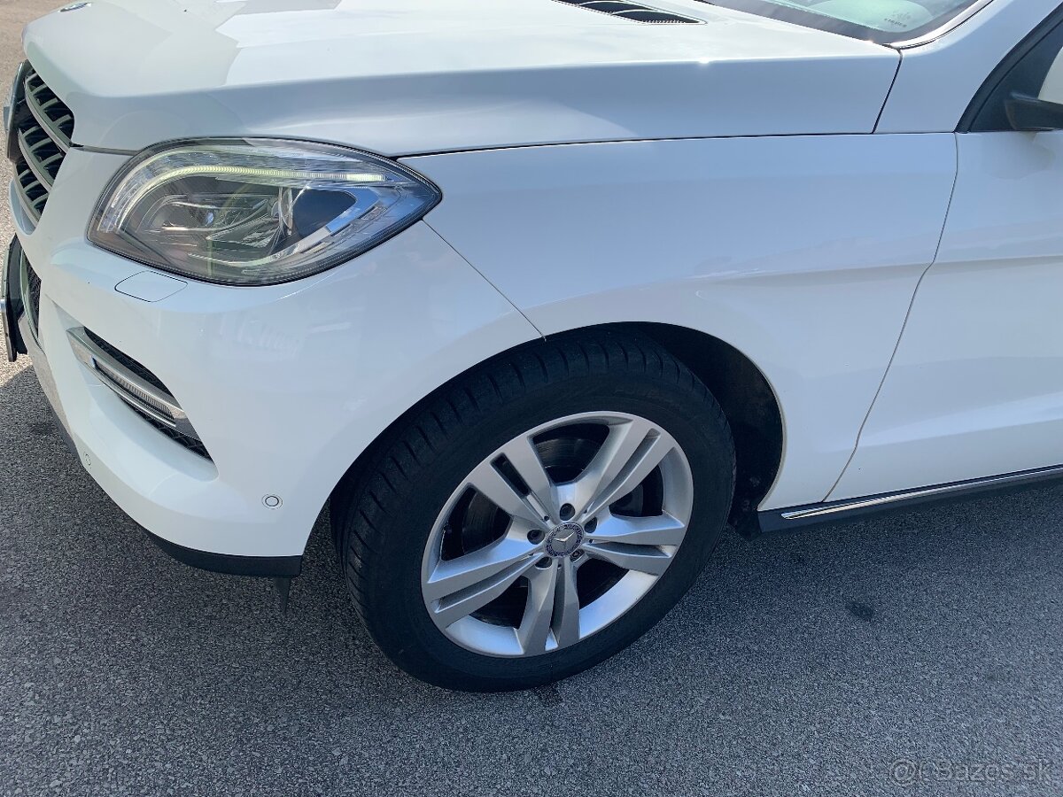 Mercedes Benz ML 350 V6 2016 - 13