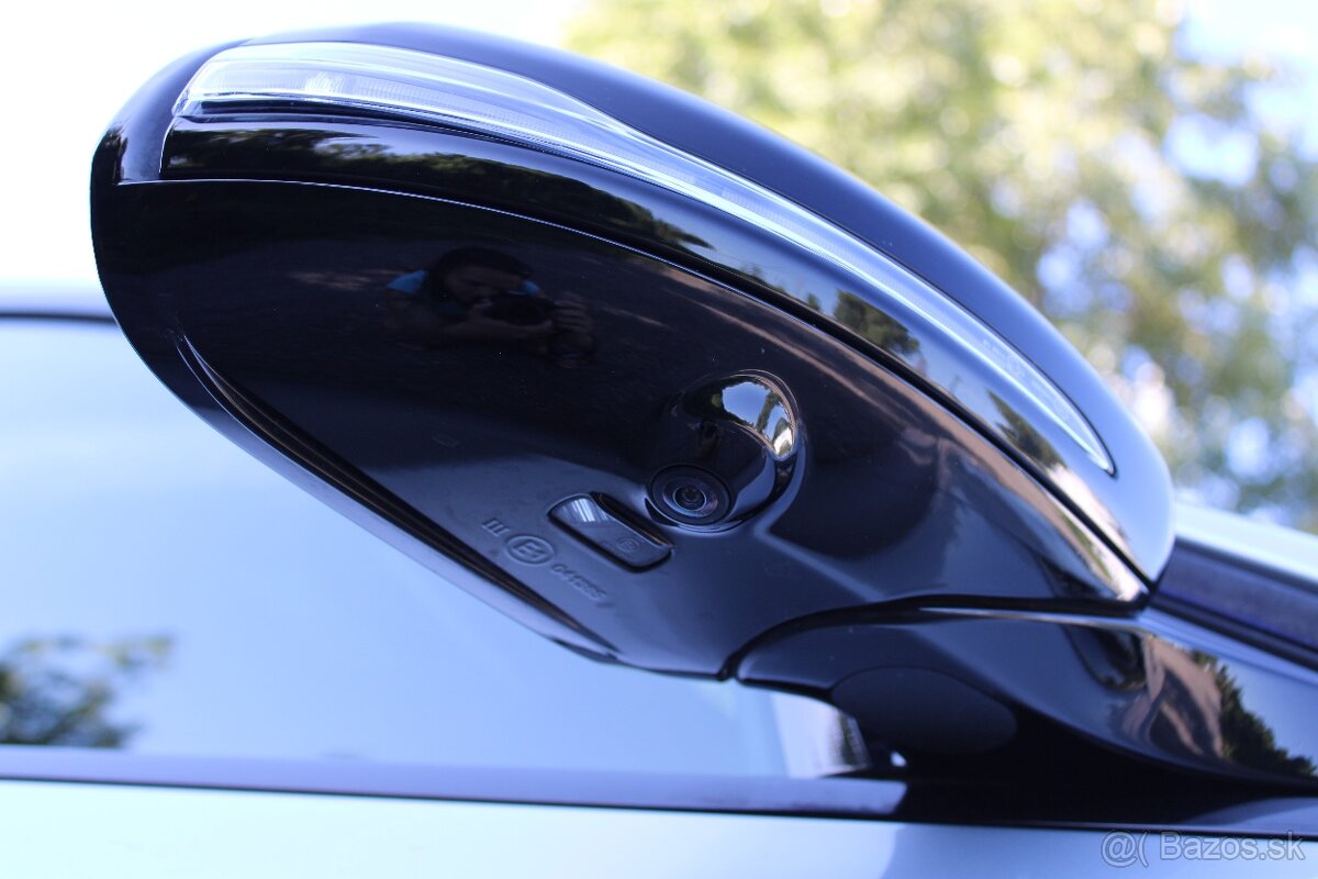 Mercedes-Benz E - 13