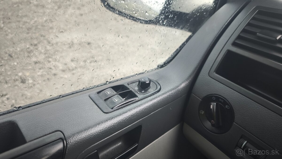 Volkswagen Transporter T5.1 2.0tdi - 13
