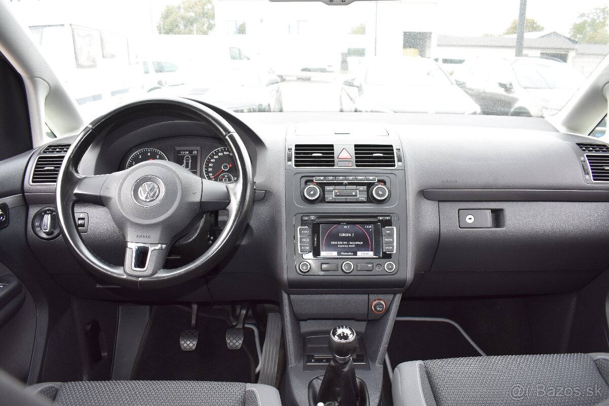 VW Touran 1.2 TSI MT/6 - 13