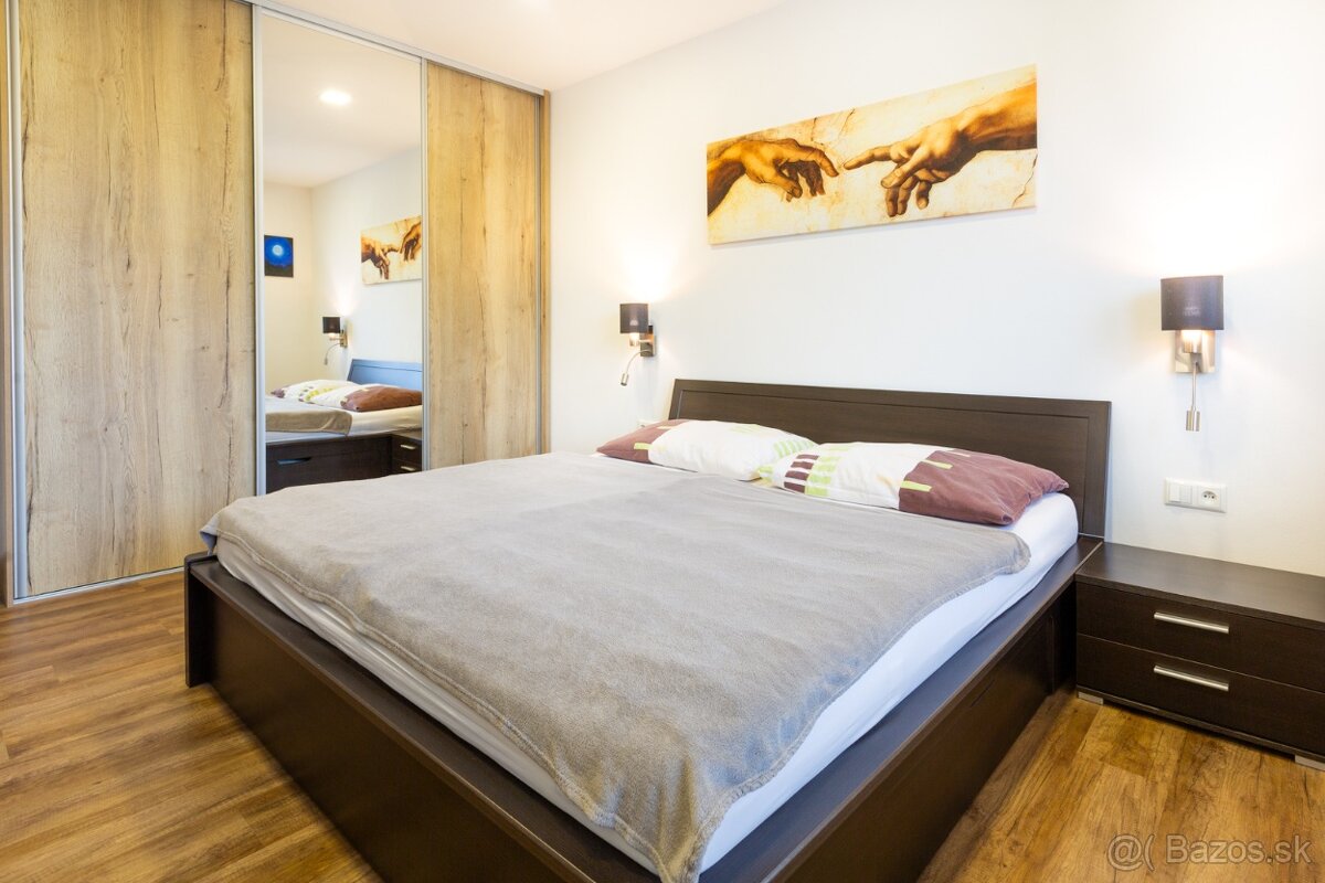 Kvalitne zrekonštruovaný dom vo Veľkých Kostoľanoch - 13