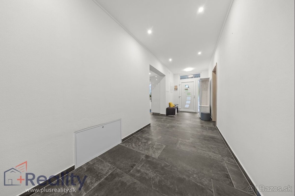 Rodinný dom s veľkým pozemkom v obci Vrakuň na predaj - 13