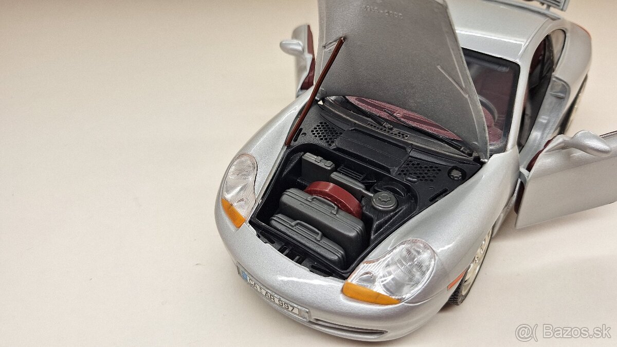 1:18 PORSCHE 911 996 - 13