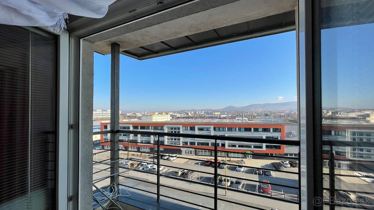 Na predaj 1,5 izbový byt na Budovateľskej ul. - 13